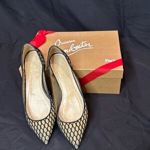 Christian Louboutin Pigaresille Flat Kid/Filet in Black/Black Nat Size 36